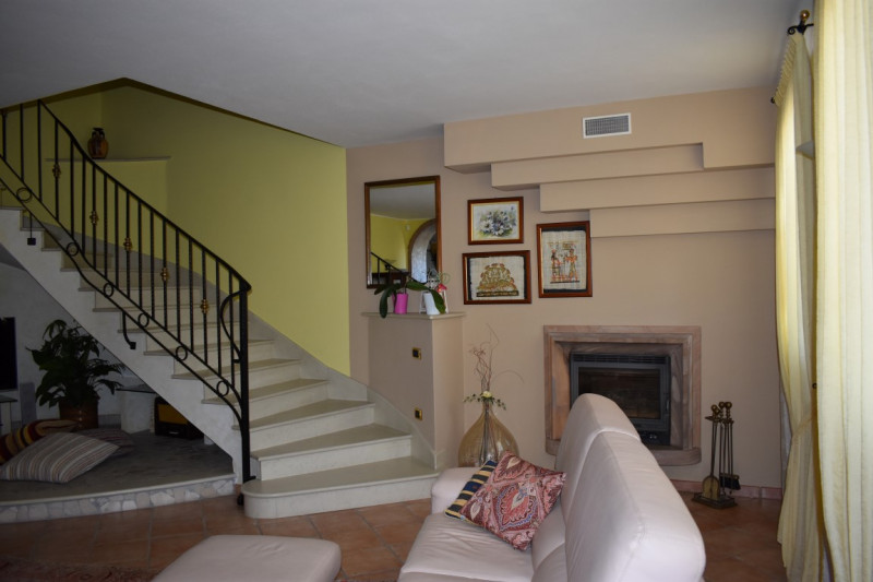 MASERÀ DI PADOVA (vicinanze): Proponiamo in vendita in esclusiva una splendida villa accostata ma...