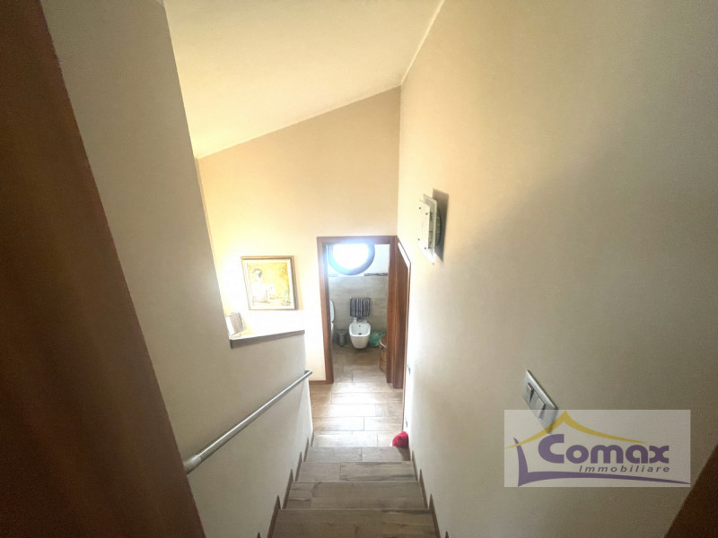 RIFERIMENTO I 1213

Saccolongo, bifamiliare recente costruzione, disposta su 3 livelli, ottime fi...