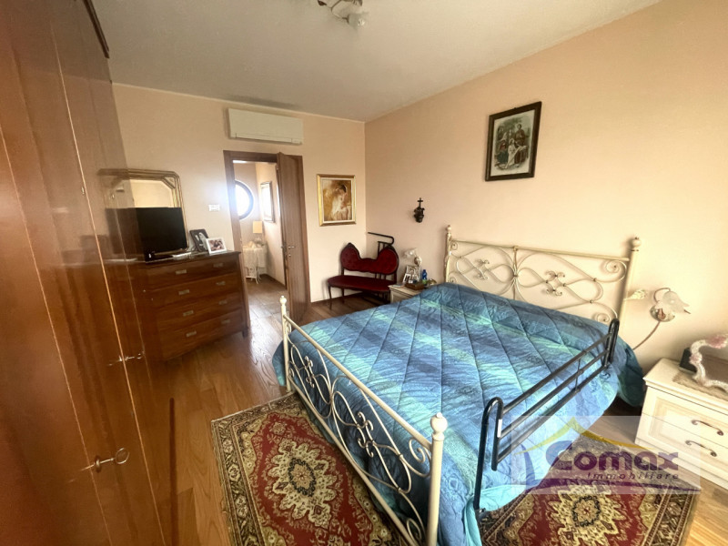 RIFERIMENTO I 1213

Saccolongo, bifamiliare recente costruzione, disposta su 3 livelli, ottime fi...