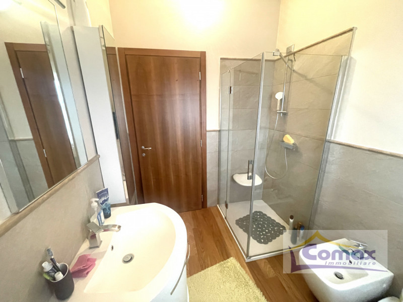 RIFERIMENTO I 1213

Saccolongo, bifamiliare recente costruzione, disposta su 3 livelli, ottime fi...