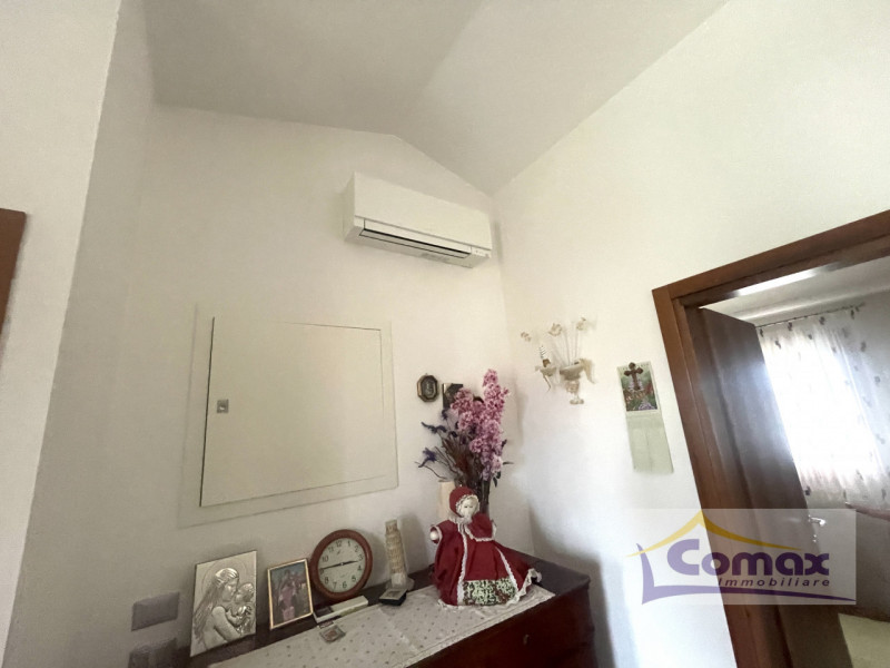 RIFERIMENTO I 1213

Saccolongo, bifamiliare recente costruzione, disposta su 3 livelli, ottime fi...