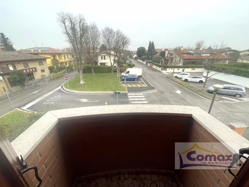 RIFERIMENTO I 1213

Saccolongo, bifamiliare recente costruzione, disposta su 3 livelli, ottime fi...