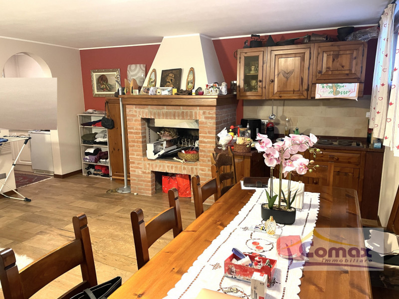 RIFERIMENTO I 1213

Saccolongo, bifamiliare recente costruzione, disposta su 3 livelli, ottime fi...