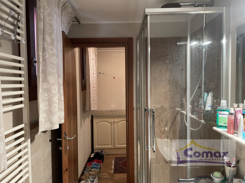 RIFERIMENTO I 1213

Saccolongo, bifamiliare recente costruzione, disposta su 3 livelli, ottime fi...