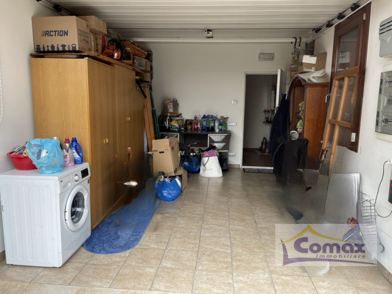 RIFERIMENTO I 1213

Saccolongo, bifamiliare recente costruzione, disposta su 3 livelli, ottime fi...