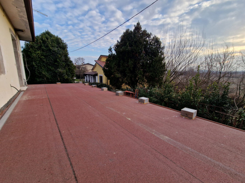 UBICAZIONE E CONTESTO

Nel comune di Grisignano di Zocco, in provincia di Vicenza, proponiamo in ...