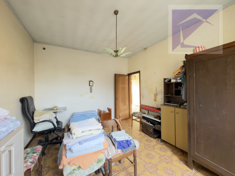 Borgoricco, in frazione di Sant' Eufemia, proponiamo in vendita porzione di bifamiliare da ristru...