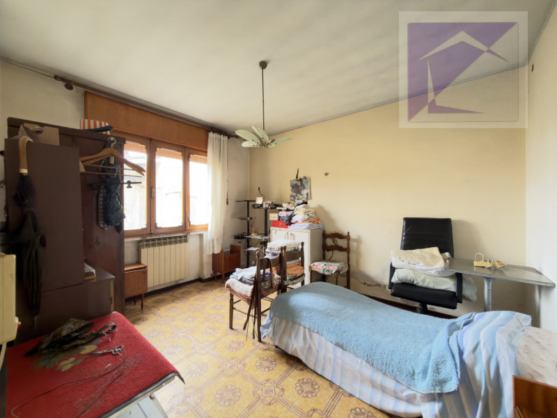 Borgoricco, in frazione di Sant' Eufemia, proponiamo in vendita porzione di bifamiliare da ristru...