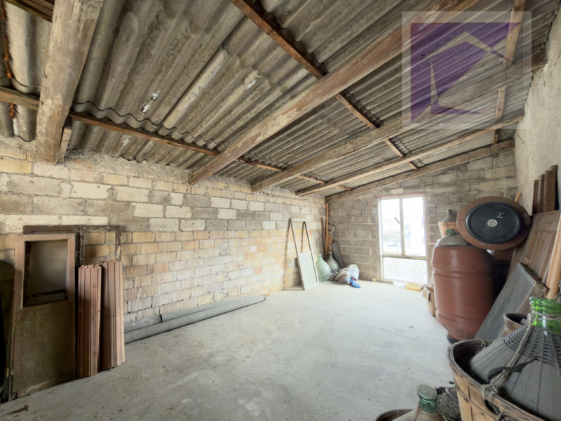 Borgoricco, in frazione di Sant' Eufemia, proponiamo in vendita porzione di bifamiliare da ristru...