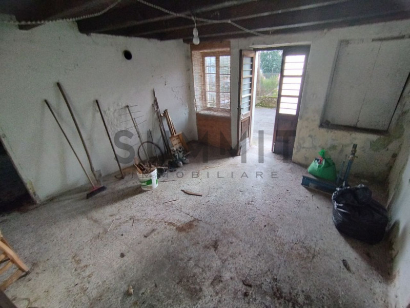 VALLI DEL PASUBIO – Sant'Antonio: In zona tranquilla ma comoda al centro del paese, ampio RUSTICO...