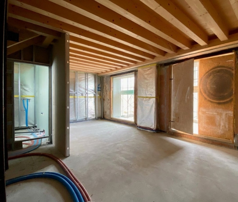 Proponiamo in vendita splendida villetta a schiera su tre livelli, inserita in un contesto reside...