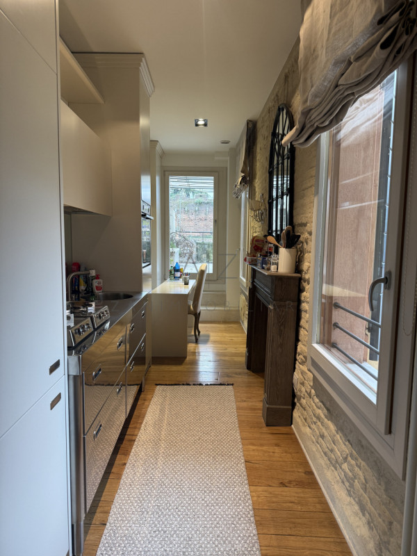 Scopri la tua nuova casa nel centro storico di Castelfranco Veneto dentro le mura.

Questo spazio...