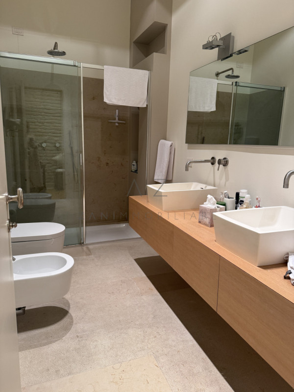 Scopri la tua nuova casa nel centro storico di Castelfranco Veneto dentro le mura.

Questo spazio...