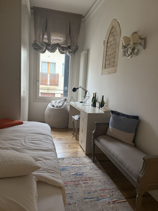 Scopri la tua nuova casa nel centro storico di Castelfranco Veneto dentro le mura.

Questo spazio...