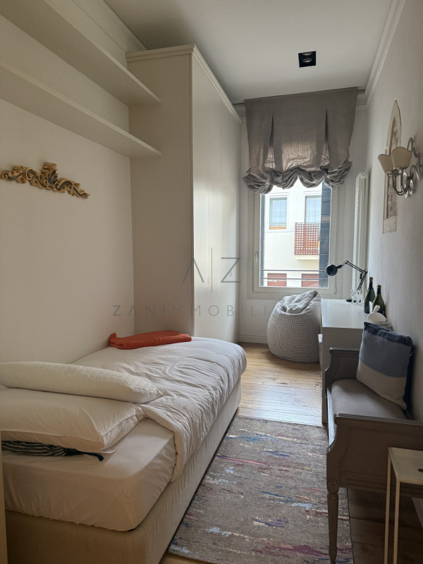 Scopri la tua nuova casa nel centro storico di Castelfranco Veneto dentro le mura.

Questo spazio...