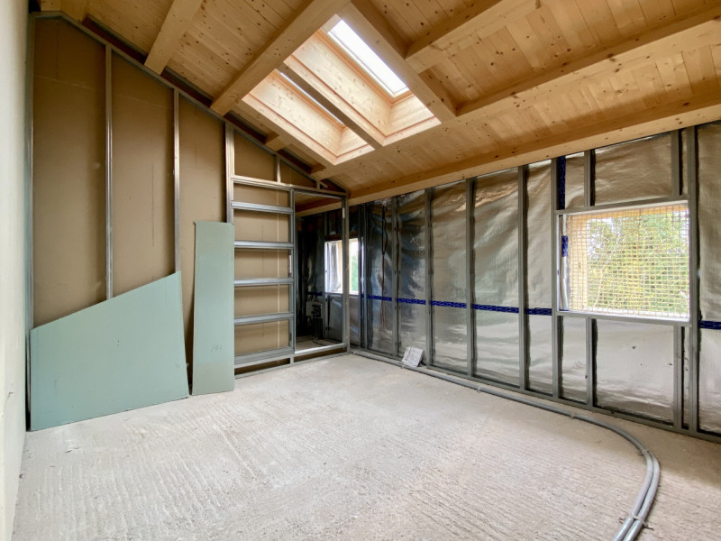 Proponiamo in vendita splendida villetta a schiera su due livelli, inserita in un contesto reside...