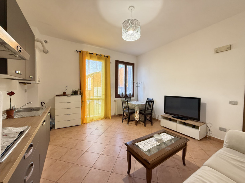 Ciao da Arcobaleno Immobiliare, oggi, in nostra esclusiva, ti presento un recente trilocale comod...