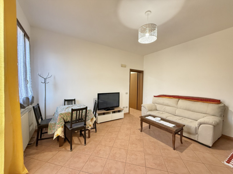 Ciao da Arcobaleno Immobiliare, oggi, in nostra esclusiva, ti presento un recente trilocale comod...