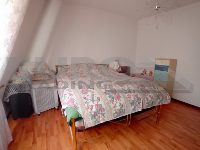 Situata nel tranquillo e ricercato quartiere di Mazzocco, a Mogliano Veneto proponiamo una casa a...