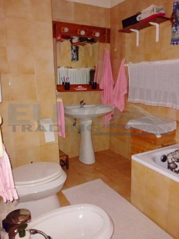 Situata nel tranquillo e ricercato quartiere di Mazzocco, a Mogliano Veneto proponiamo una casa a...