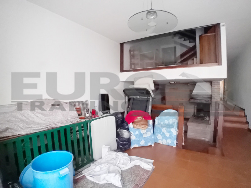 Situata nel tranquillo e ricercato quartiere di Mazzocco, a Mogliano Veneto proponiamo una casa a...