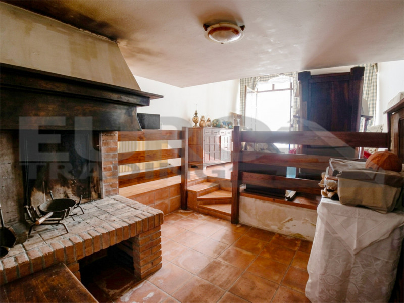 Situata nel tranquillo e ricercato quartiere di Mazzocco, a Mogliano Veneto proponiamo una casa a...