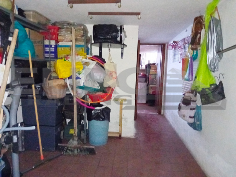 Situata nel tranquillo e ricercato quartiere di Mazzocco, a Mogliano Veneto proponiamo una casa a...