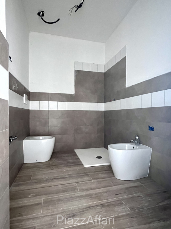 Proponiamo in vendita in “Centro Storico” a Piove di Sacco, a 300 m dal Duomo e più precisamente ...