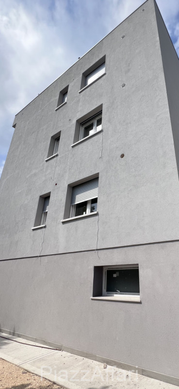 Proponiamo in vendita in “Centro Storico” a Piove di Sacco, a 300 m dal Duomo e più precisamente ...