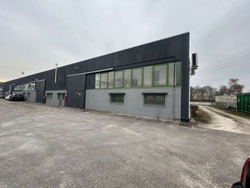 Nel cuore della zona industriale di Montegalda, in un contesto dinamico e perfettamente collegato...