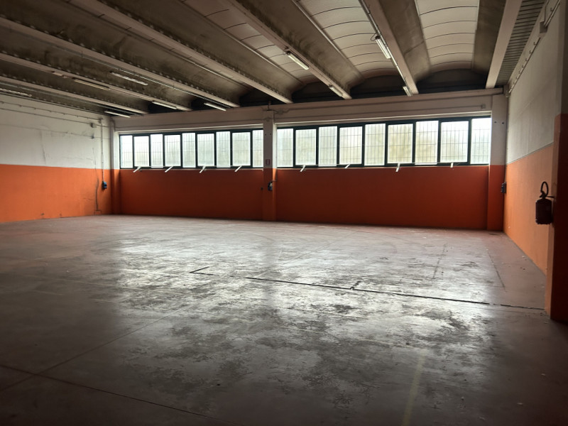 Nel cuore della zona industriale di Montegalda, in un contesto dinamico e perfettamente collegato...