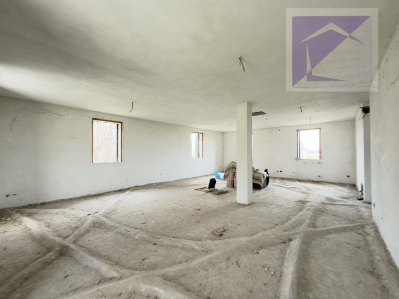 Santa Giustina in Colle, proponiamo in vendita porzione di bifamiliare allo stato grezzo, inserit...