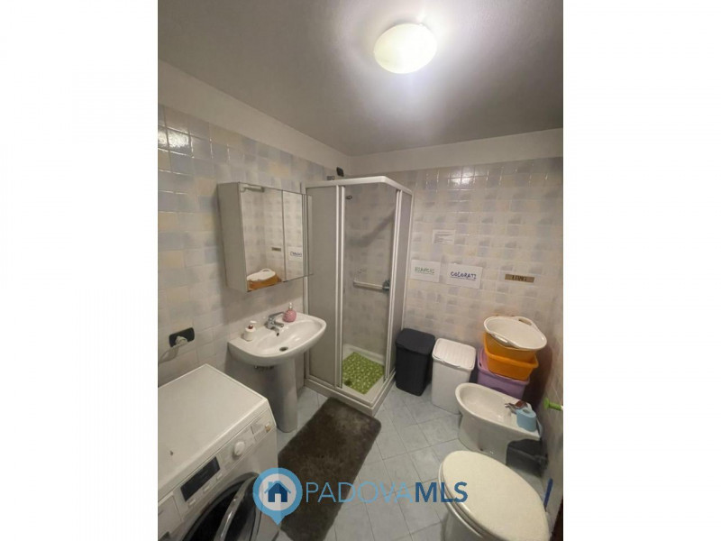 Immobile in esclusiva al Gruppo Padova MLS
Nel cuore pulsante di Noventa Padovana, vi presentiamo...