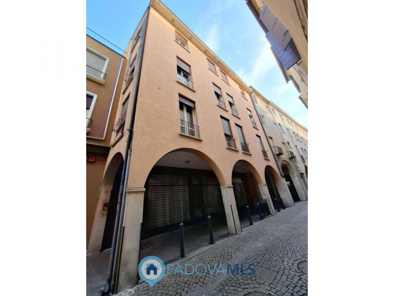 Immobile in esclusiva al Gruppo Padova MLS
PIAZZE – 2 CAMERE PER INVESTIMENTO 

Nel cuore pulsant...