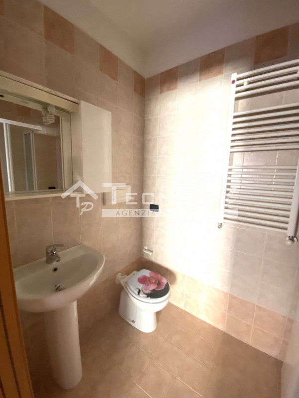 CURTAROLO - In tranquillo quartiere residenziale ad una passeggiata da tutti i servizi proponiamo...