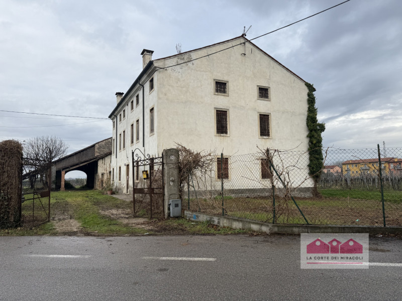 LONIGO: CASALE IN PIETRA DA RISTRUTTURARE DISPOSTO SU TRE LIVELLI FUORI TERRA, CON ANNESSO DEPOSI...