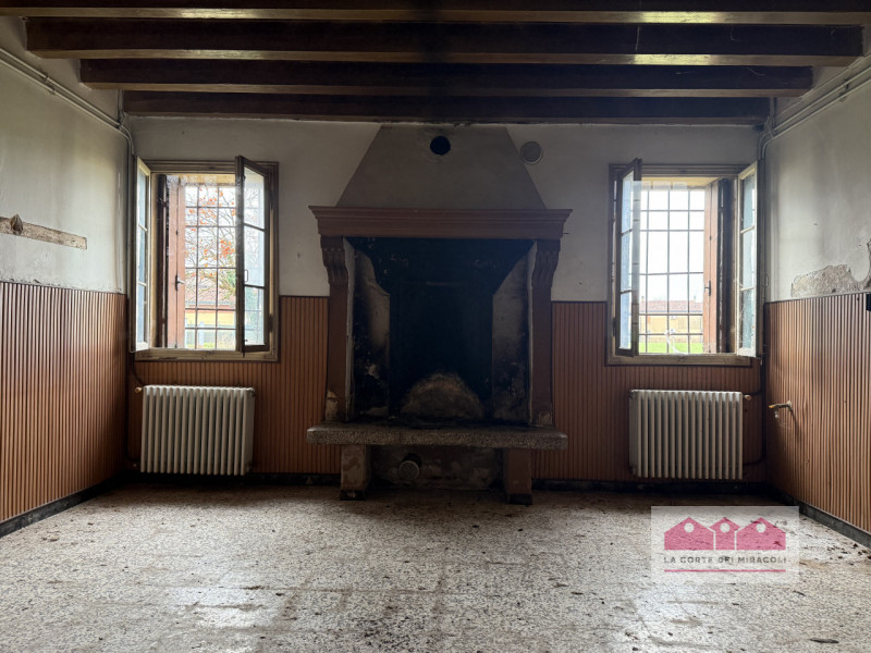 LONIGO: CASALE IN PIETRA DA RISTRUTTURARE DISPOSTO SU TRE LIVELLI FUORI TERRA, CON ANNESSO DEPOSI...