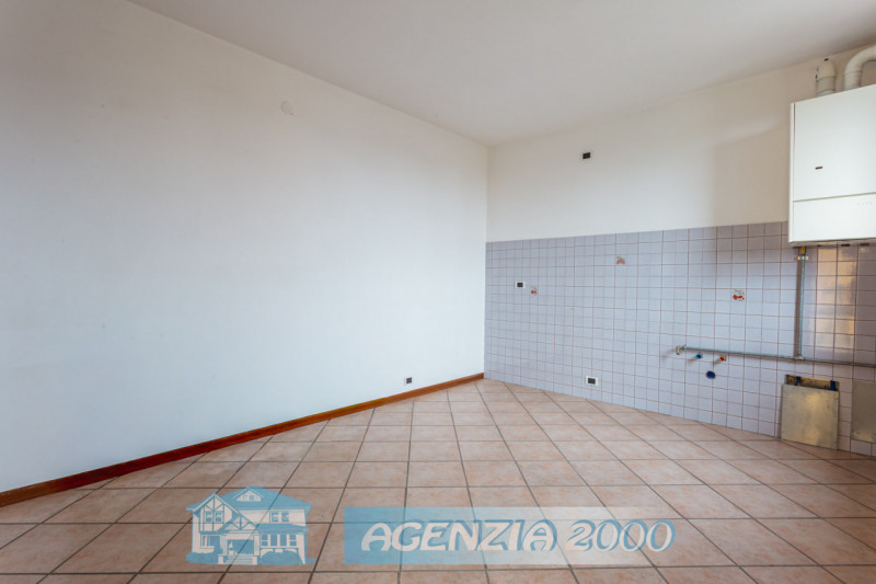 TI HO TROVATO A DUE CARRARE IN UN COMPLESSO SIGNORILE UN BELL' APPARTAMENTO PER TE!!! AL SECONDO ...