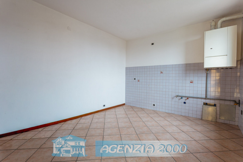 TI HO TROVATO A DUE CARRARE IN UN COMPLESSO SIGNORILE UN BELL' APPARTAMENTO PER TE!!! AL SECONDO ...