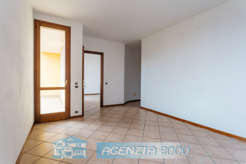 TI HO TROVATO A DUE CARRARE IN UN COMPLESSO SIGNORILE UN BELL' APPARTAMENTO PER TE!!! AL SECONDO ...