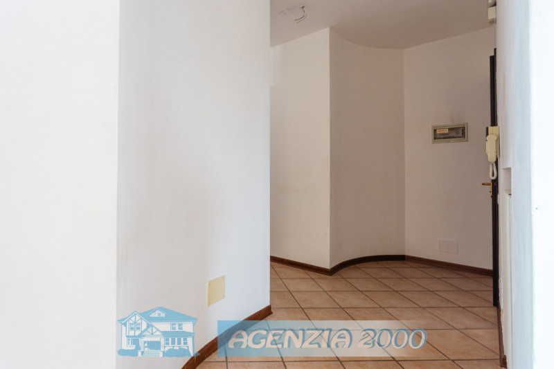 TI HO TROVATO A DUE CARRARE IN UN COMPLESSO SIGNORILE UN BELL' APPARTAMENTO PER TE!!! AL SECONDO ...