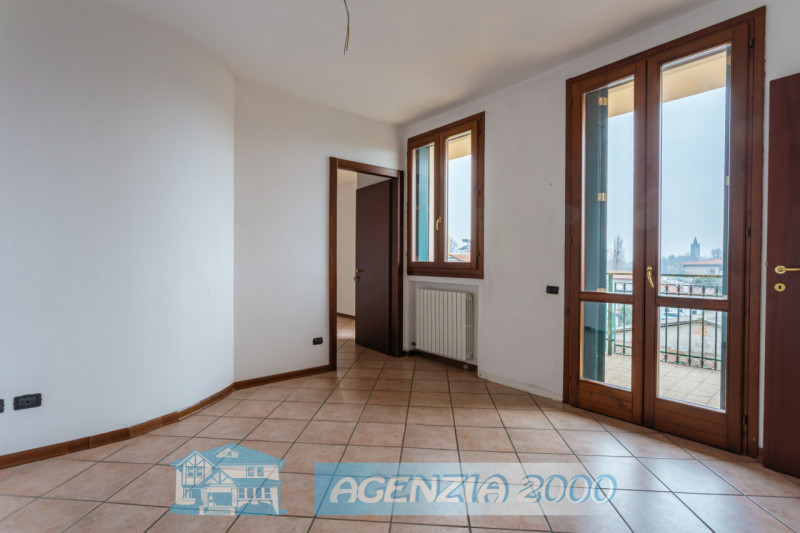 TI HO TROVATO A DUE CARRARE IN UN COMPLESSO SIGNORILE UN BELL' APPARTAMENTO PER TE!!! AL SECONDO ...