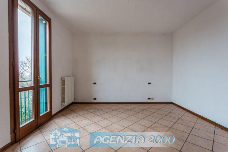 TI HO TROVATO A DUE CARRARE IN UN COMPLESSO SIGNORILE UN BELL' APPARTAMENTO PER TE!!! AL SECONDO ...