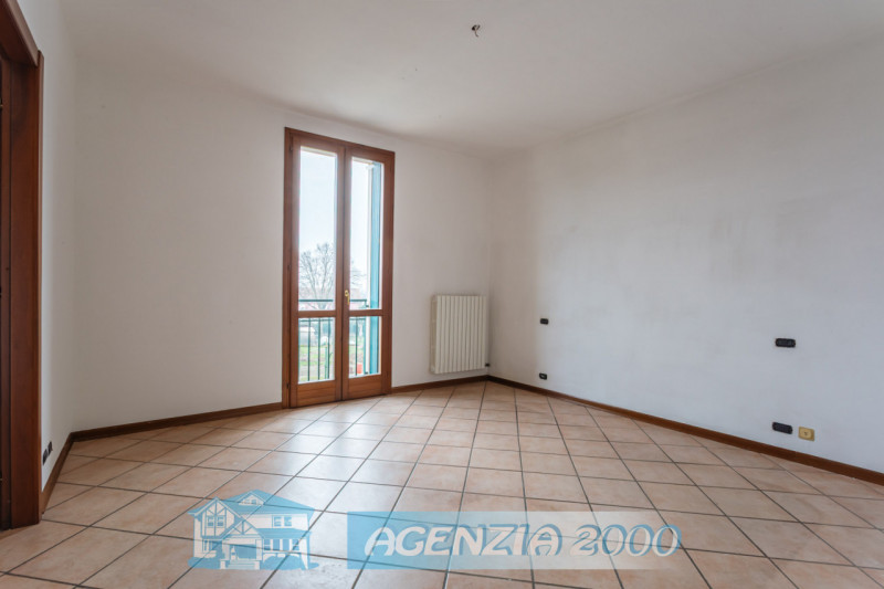 TI HO TROVATO A DUE CARRARE IN UN COMPLESSO SIGNORILE UN BELL' APPARTAMENTO PER TE!!! AL SECONDO ...