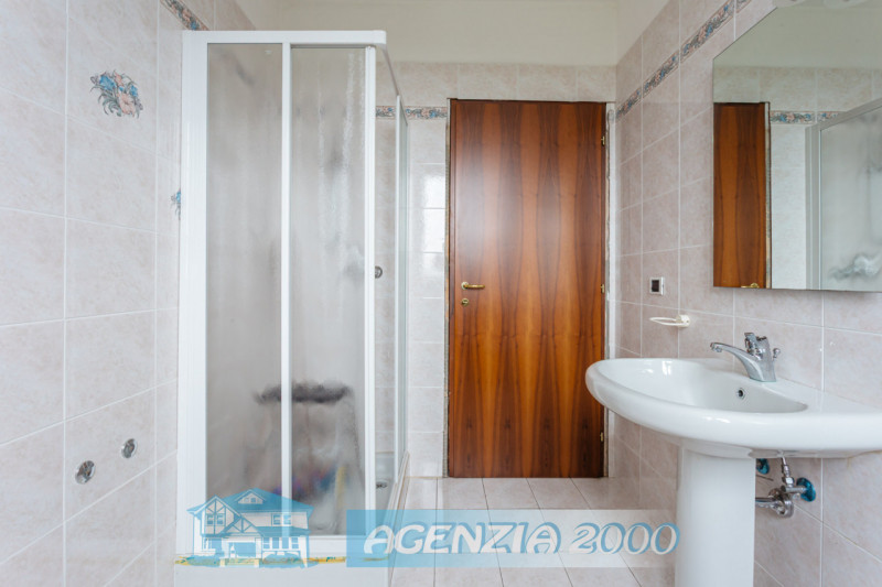 TI HO TROVATO A DUE CARRARE IN UN COMPLESSO SIGNORILE UN BELL' APPARTAMENTO PER TE!!! AL SECONDO ...