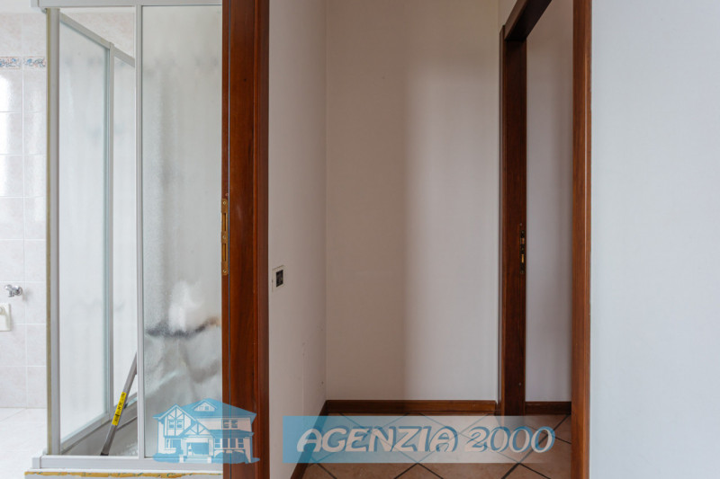 TI HO TROVATO A DUE CARRARE IN UN COMPLESSO SIGNORILE UN BELL' APPARTAMENTO PER TE!!! AL SECONDO ...