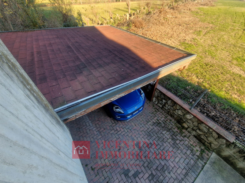 VICENZA - Polegge : Alla fine di una stradina chiusa, BICAMERE al piano primo in piccolo contesto...