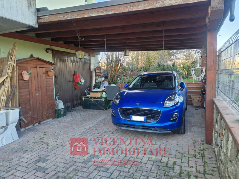 VICENZA - Polegge : Alla fine di una stradina chiusa, BICAMERE al piano primo in piccolo contesto...