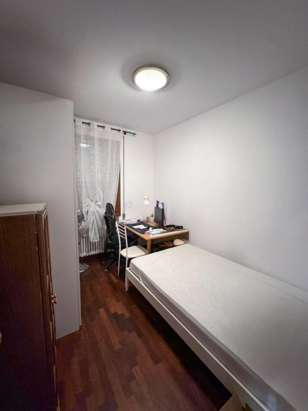 COMPOSIZIONE:
Proponiamo un appartamento con ingresso indipendente e ambienti ben organizzati. Al...