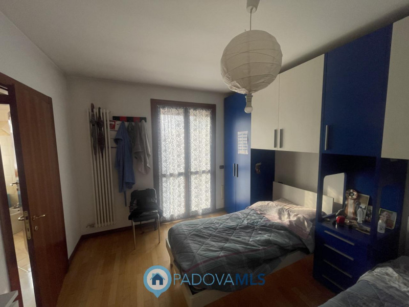 Immobile in esclusiva al Gruppo Padova MLS
Nel cuore pulsante di Noventa Padovana, vi presentiamo...